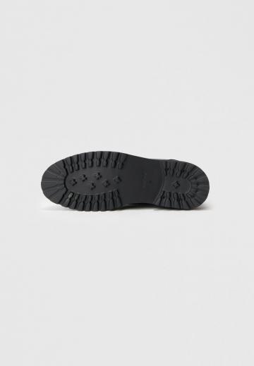 Ботинки на шнуровке