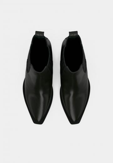 Полусапожки на высоком каблуке