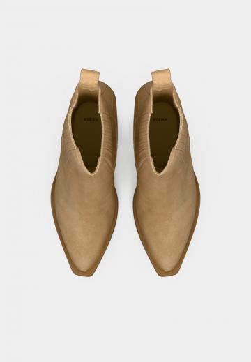 Полусапожки на высоком каблуке