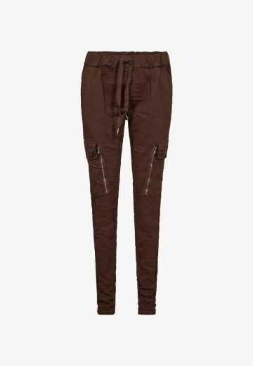 Брюки с накладными карманами