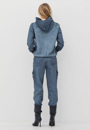 Брюки с накладными карманами