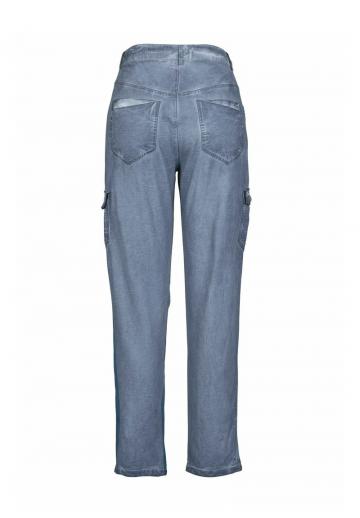 Брюки с накладными карманами