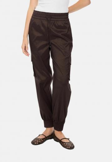 Брюки с накладными карманами