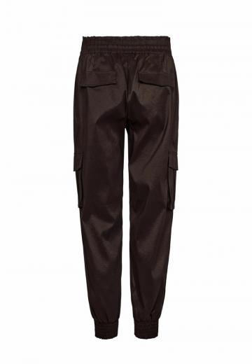 Брюки с накладными карманами