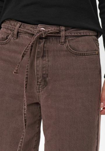 Прямые джинсы