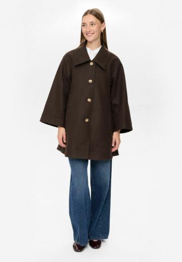 Короткое пальто