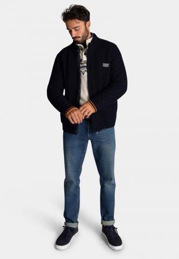 Вязаная кофта