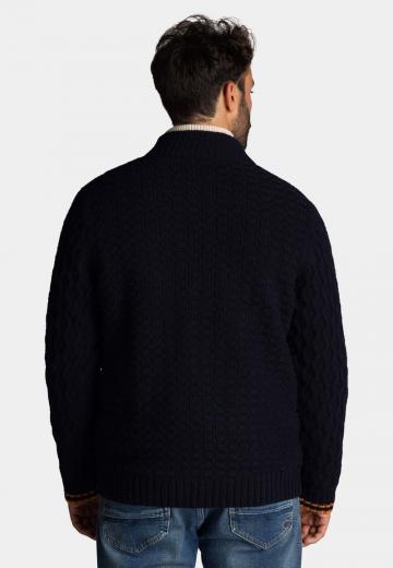 Вязаная кофта