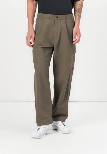 Брюки с накладными карманами