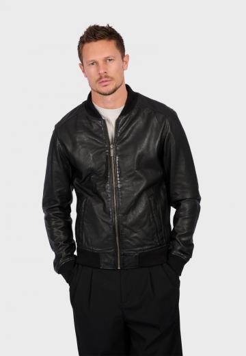 Куртка бомбер