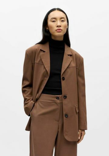 Короткое пальто