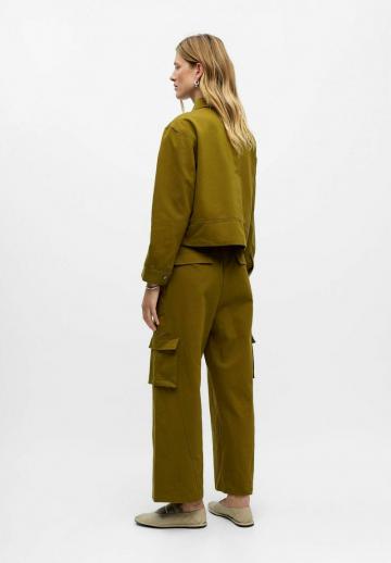 Брюки с накладными карманами