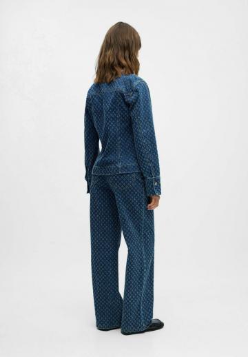 Джинсовая куртка