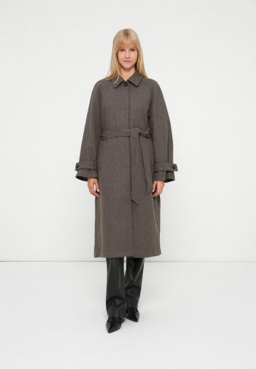 Шерстяное пальто