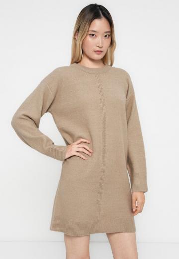 Вязаное платье