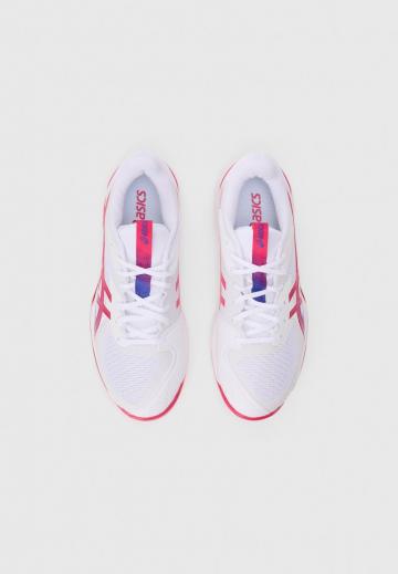 Теннисные кроссовки