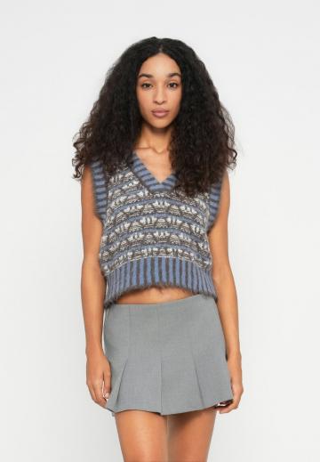 Пуловер без рукавов