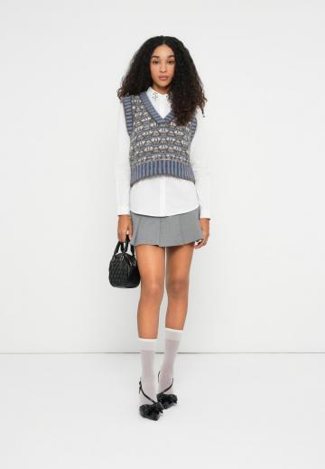 Пуловер без рукавов