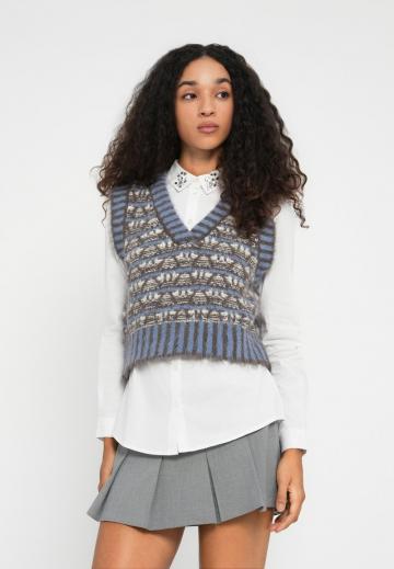 Пуловер без рукавов