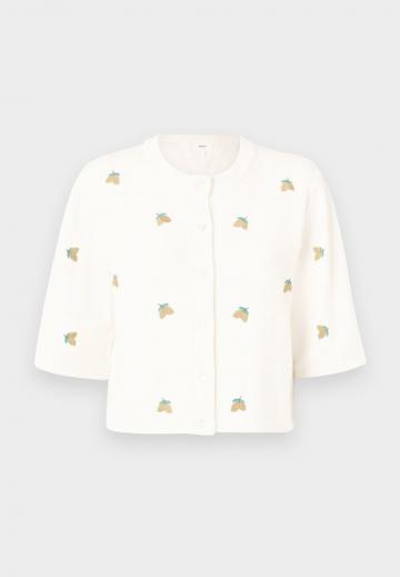 Вязаный жилет