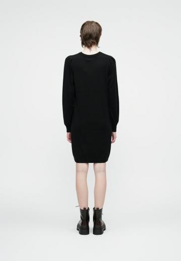 Вязаное платье