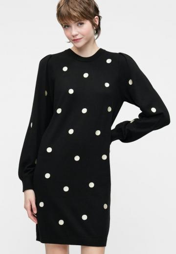 Вязаное платье