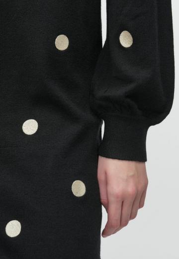 Вязаное платье