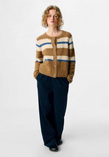 Вязаная кофта