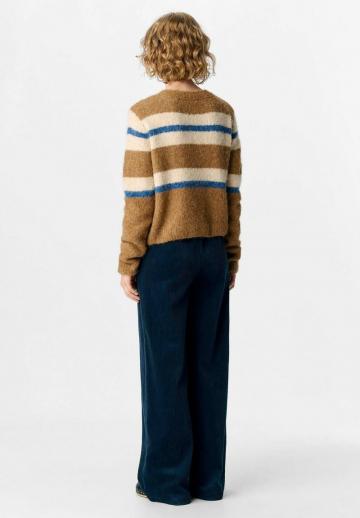 Вязаная кофта