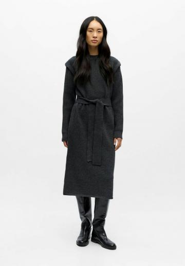 Вязаное платье