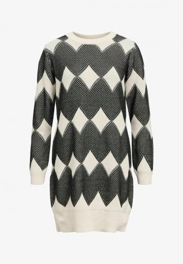 Вязаное платье