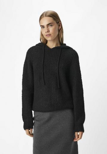 Пуловер с капюшоном