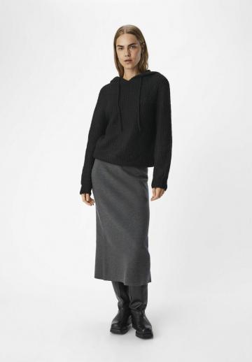 Пуловер с капюшоном