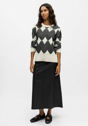 Пуловер в полоску