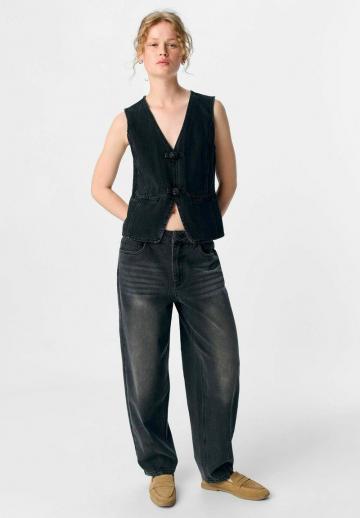 Джинсовая жилетка