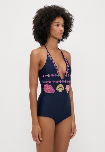 Слитный купальник