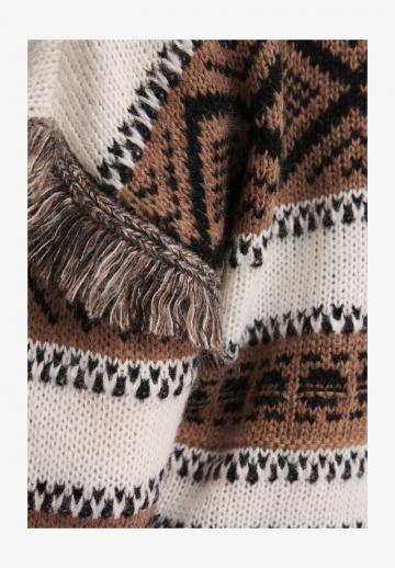 Жаккардовая вязаная кофта