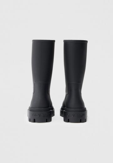 Резиновые сапоги