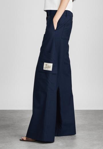Брюки с накладными карманами