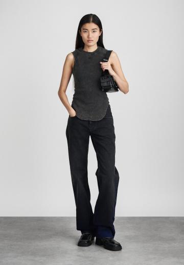 Прямые джинсы