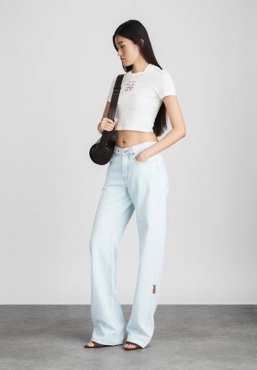 Прямые джинсы