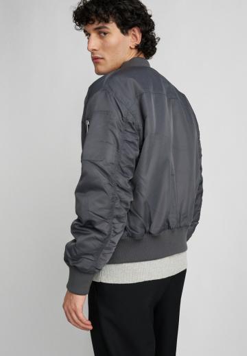 Куртка бомбер