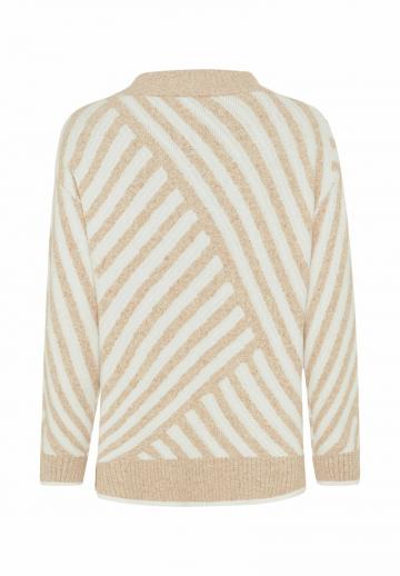 Пуловер в полоску