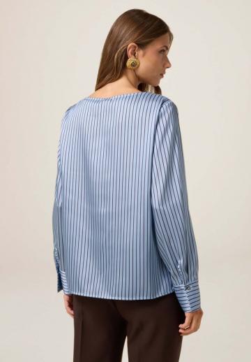 Атласная блузка