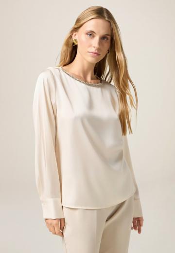 Атласная блузка