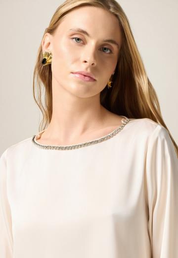 Атласная блузка