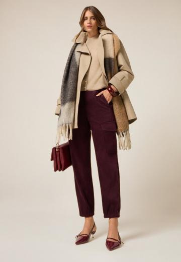 Брюки с накладными карманами