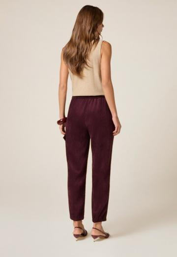 Брюки с накладными карманами