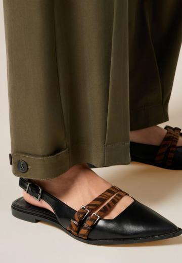 Брюки с накладными карманами