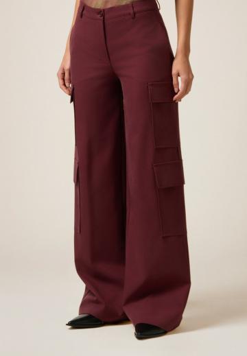 Брюки с накладными карманами